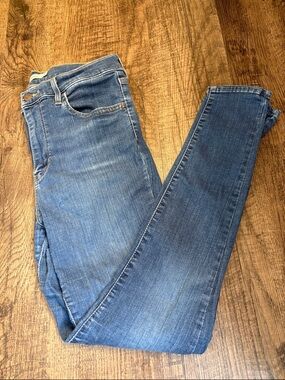 Levi's Women's 720 High Rise Super Skinny Jeans in Medium Blue Wash